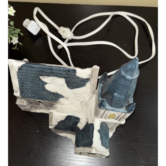 Cathedral Christmas Village 8" Church Plug in Light Up Preowned Snow Holiday - Picture 7 of 9